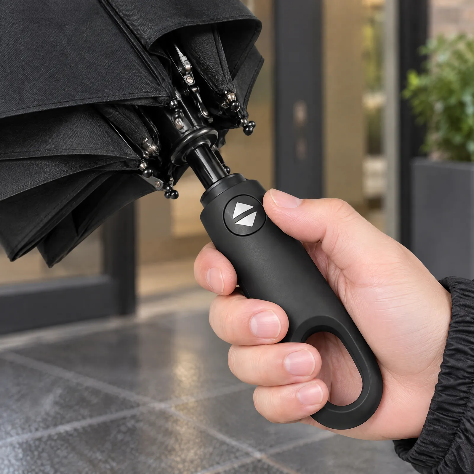 Bennett Folding Umbrella Black, regular folding model detail